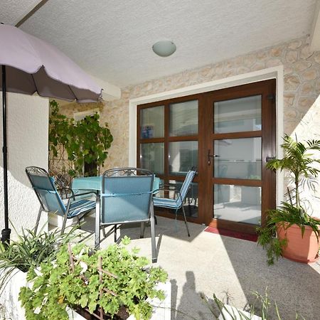 Lovely Apartment In The Groundfloor Zadar Luaran gambar