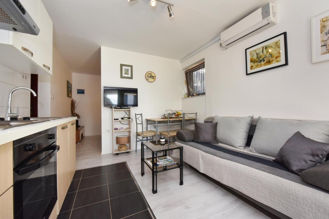 Lovely Apartment In The Groundfloor Zadar Luaran gambar