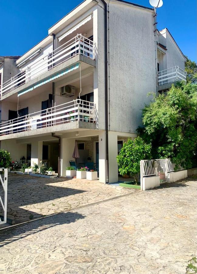 Lovely Apartment In The Groundfloor Zadar Luaran gambar