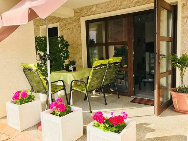 Lovely Apartment In The Groundfloor Zadar Luaran gambar